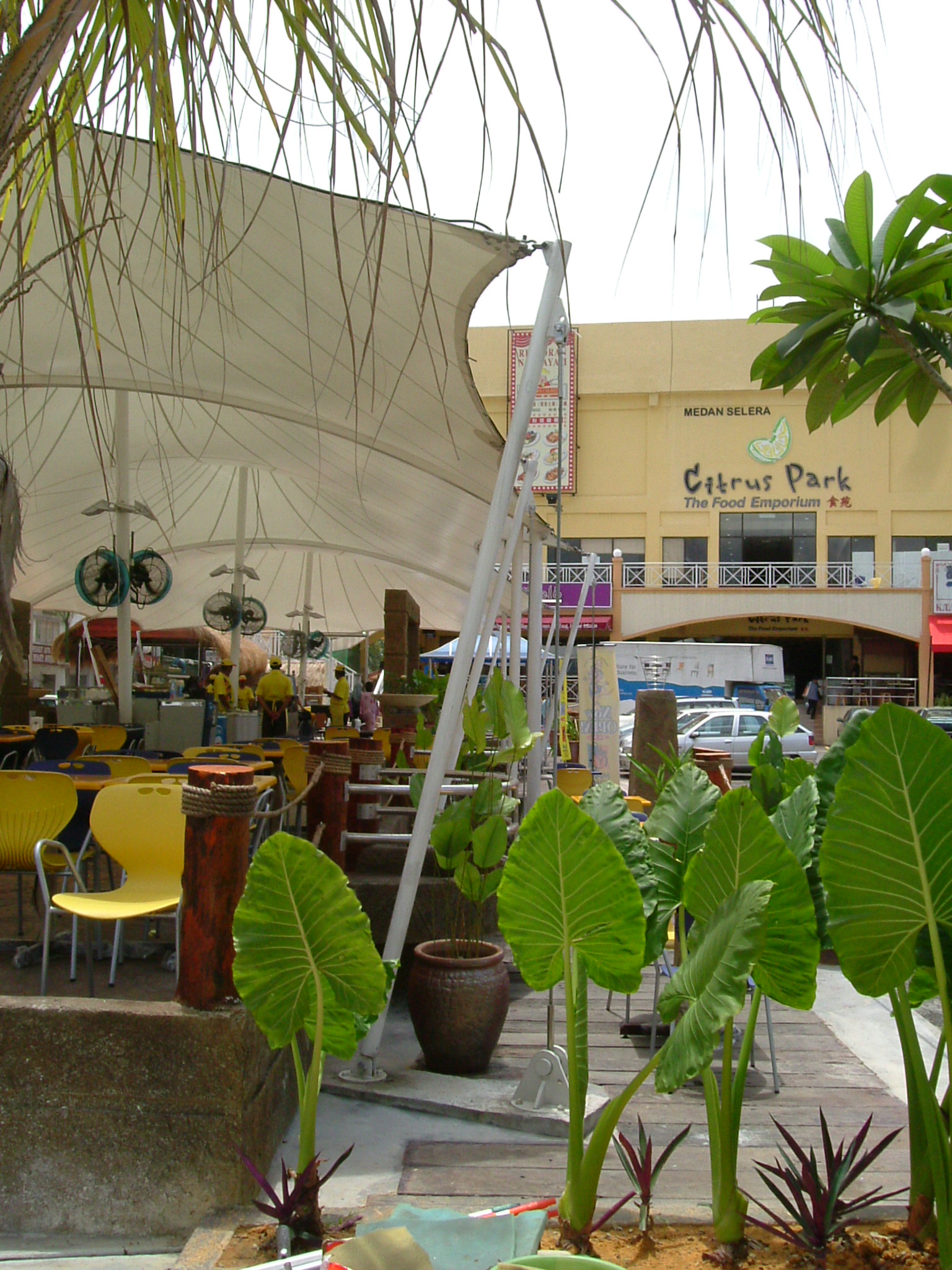 tensile-fabric-structure-oug-foodcourt-tensile-membrane-structure