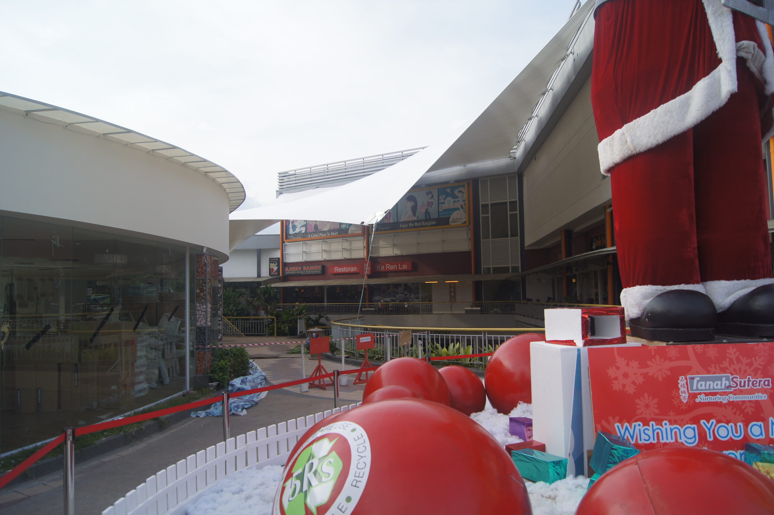 Tensile membrane structure at Sutera Mall, Skudai, Johor
