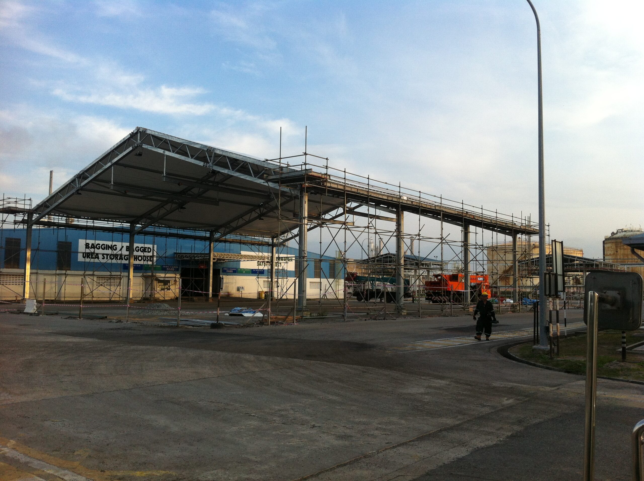 tensile fabric structure loading and unloading long span factory Petronas Fertiliser Kedah